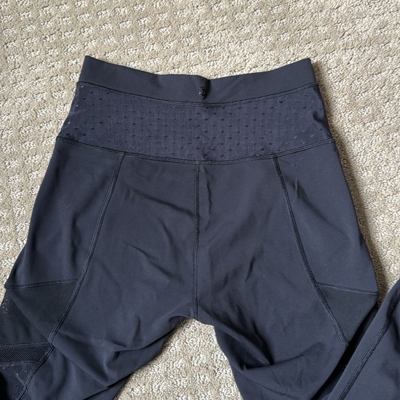 Lululemon high rise mesh-insert detailing - Picture 2 of 4